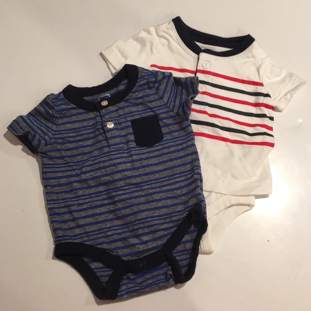Baby Gap Boy Lot of 2 One Piece Onesies 0-3